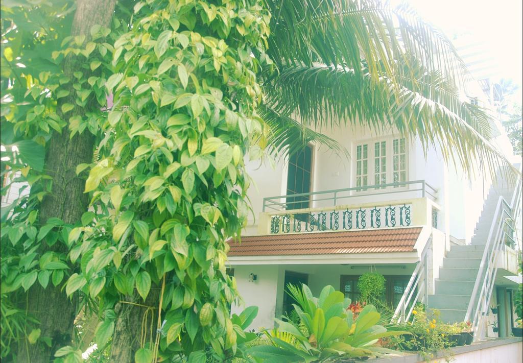 Villa Mariana Kochi Buitenkant foto