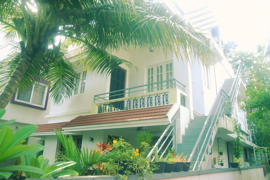 Villa Mariana Kochi Buitenkant foto